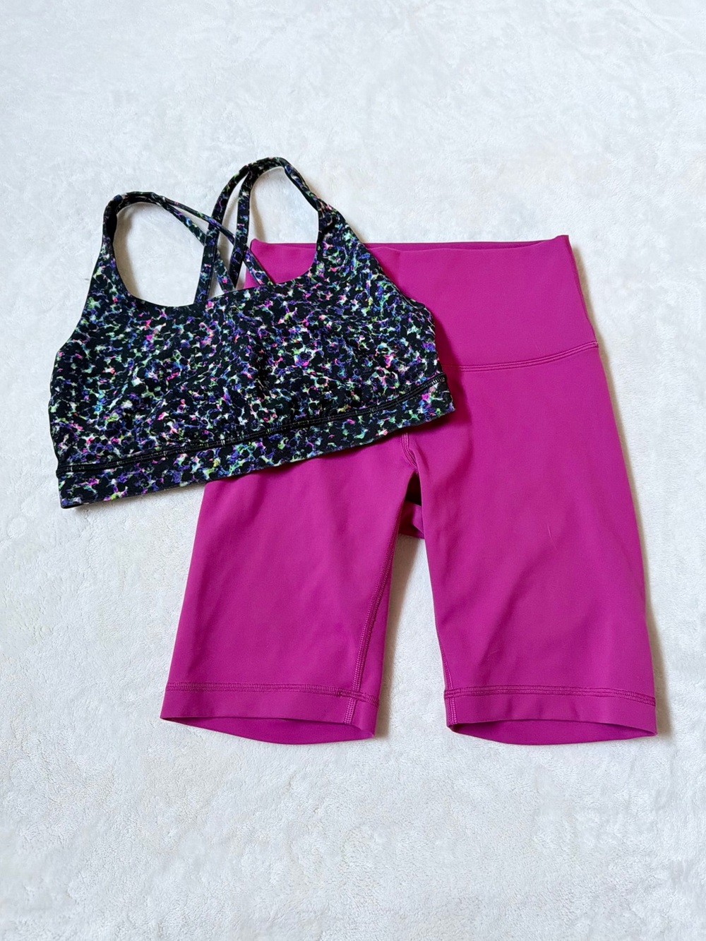 EUC Lululemon Energy Bra + Align 8” Shorts Set – Summer Raspberry – Size 6/8